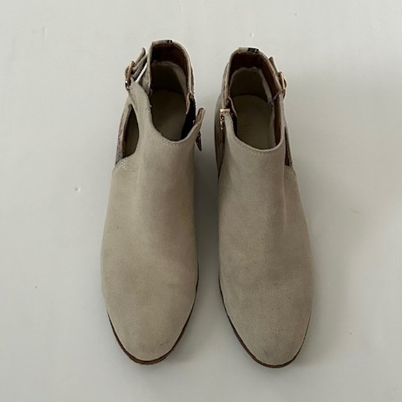 Suede Flowered Ankle Booties by Very Volatile, 8.5 - Picture 5 of 7